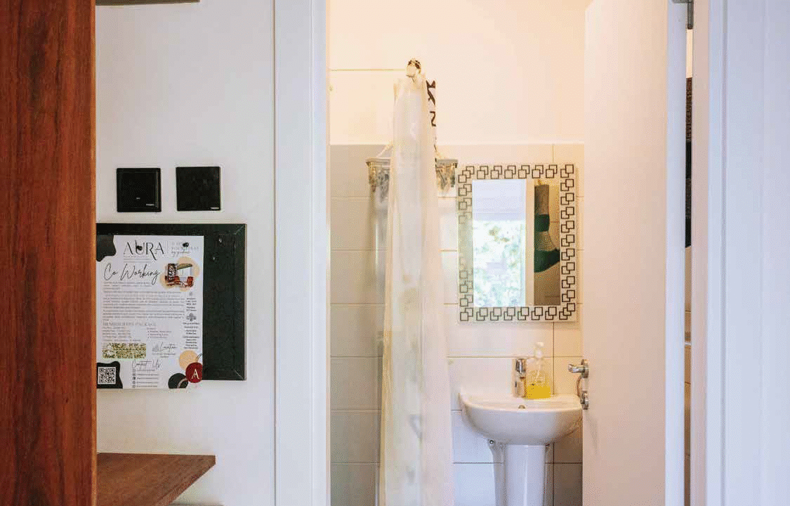 a1_Page_25_Image_0001